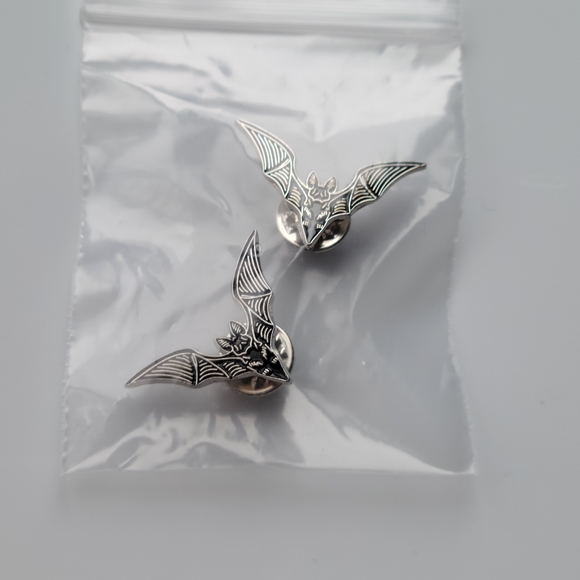 🦇Black Bat Enamel Pins, Lapel Pins, Pair of Cute Enamel Collar Pins - Picture 9 of 9